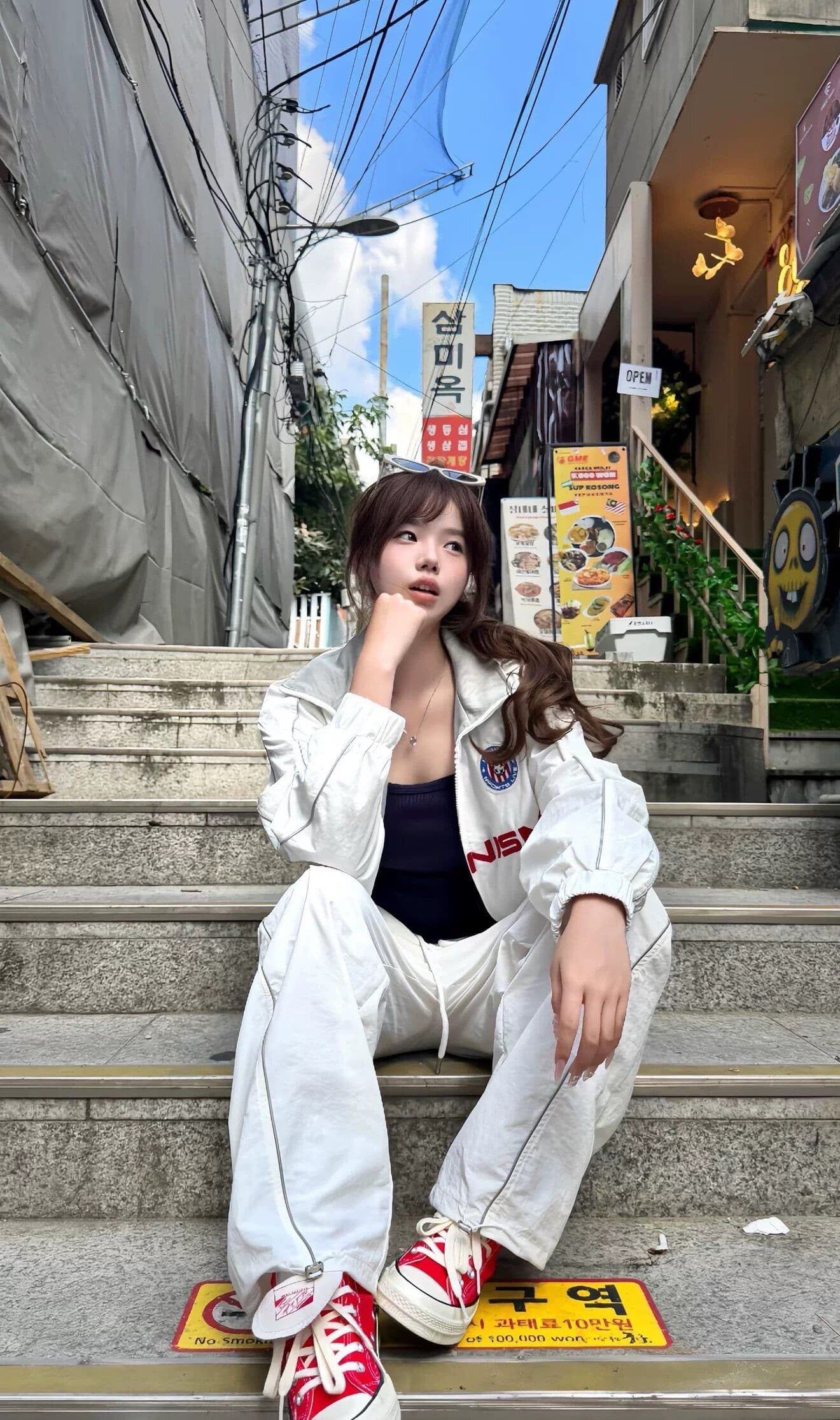 좋은 품질 원본 품질 두꺼운 탑 실크 길다 자수 패치워크 스탠드 칼라 재킷 여성 코트 가을 야구 유니폼 상세 이미지 4