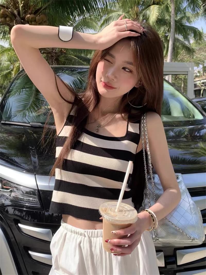 여름 새로운 한국 스타일 달콤한 미국 칼라 배색 스트라이프 민소매 몸매 가꾸기 슬림해 보이는 쇼트 스타일 조끼 맨위 상세 이미지 11