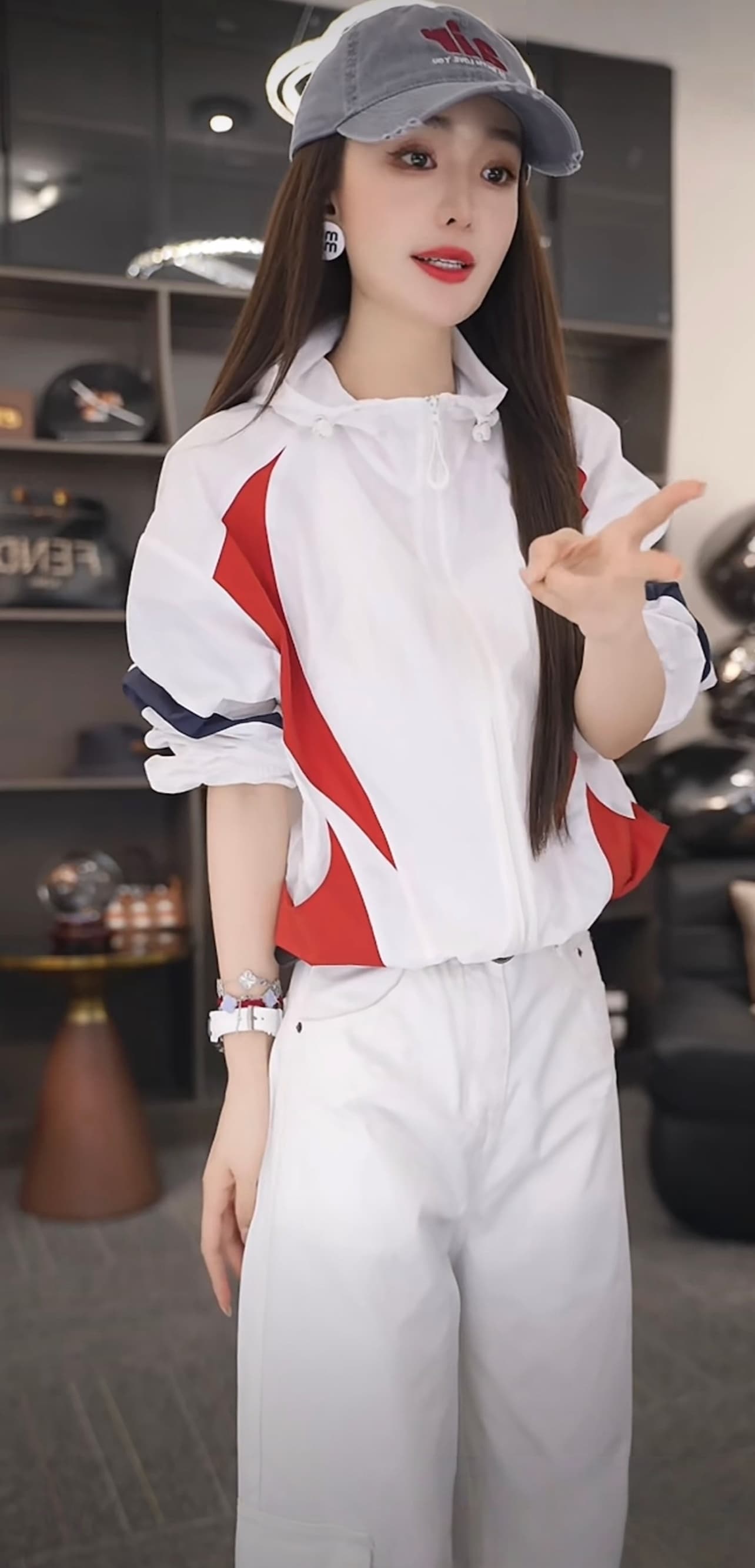 기하학 패치워크 2026 이른 봄 후드 지퍼 패치워크 섹션 자외선 차단 복 여성 코트 이미지 4