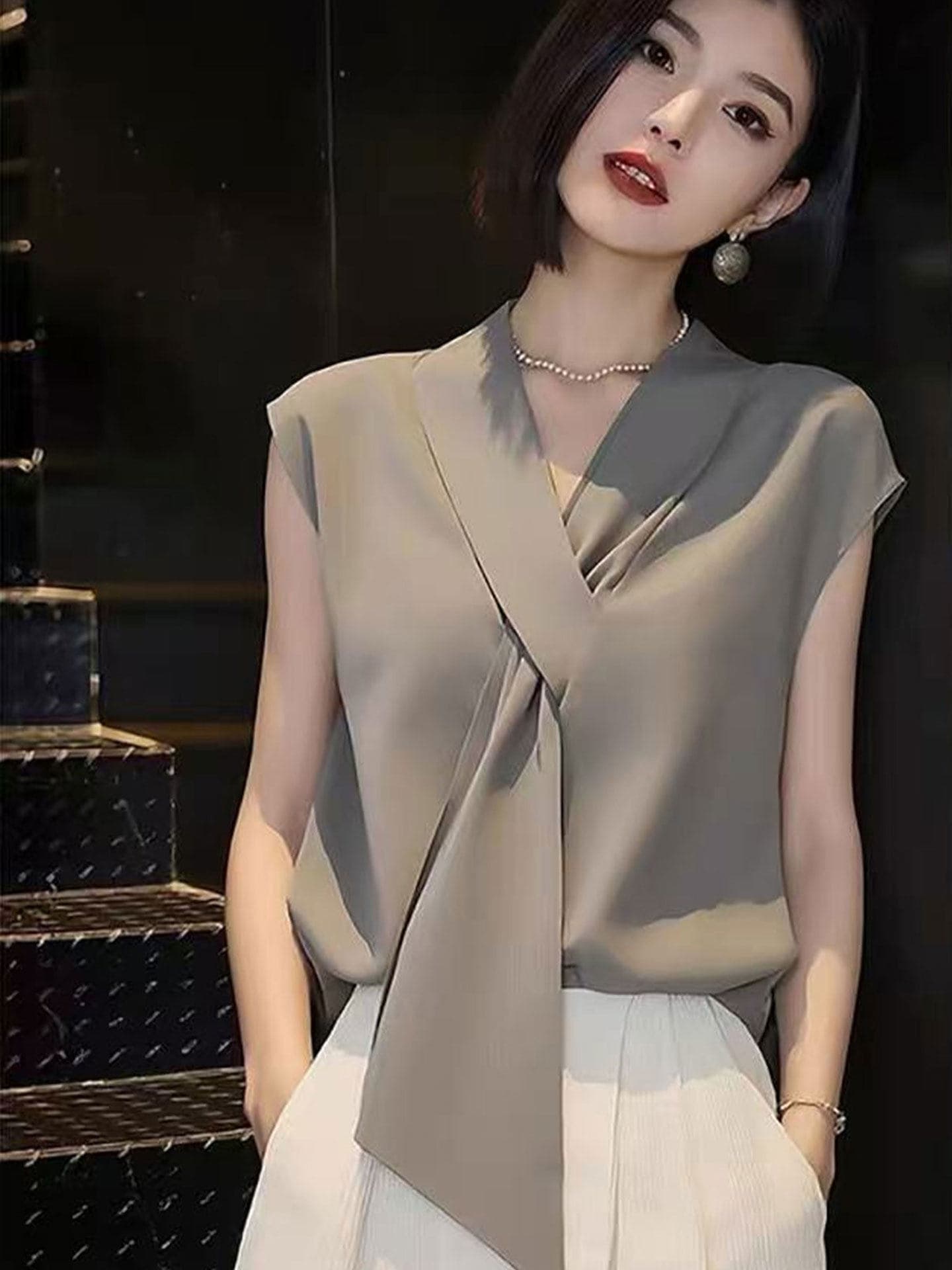 빛 요리 한 우아함 바람 민소매 V넥 리본 여성 셔츠 2026 여름 새로운 캐주얼 다용도 슬림해 보이는 연령 감소 맨위 상세 이미지 5