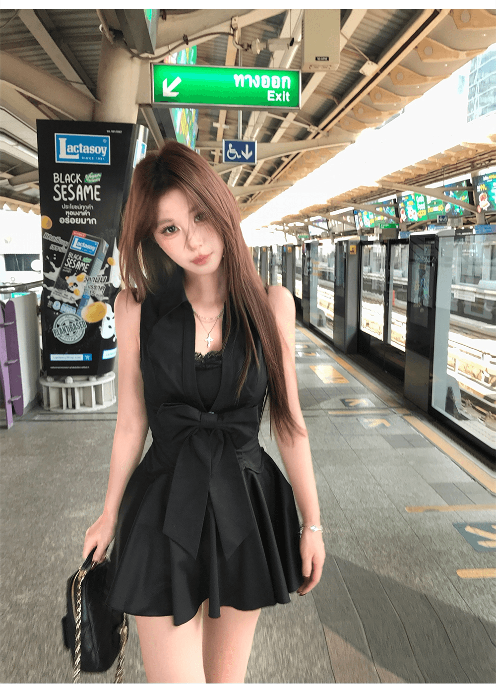 로얄 자매 그는 벤 바람 검정색 polo 셔츠 민소매 드레스 품격 슈퍼 잘 생긴 허리 수축 한 마디 퍼프 짧은 치마 상세 이미지 8