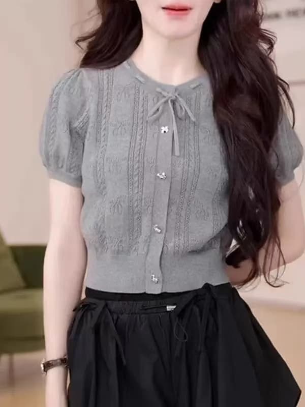 단색 홀로우 아웃 나비 넥타이 니트 반팔 여성 2026 새로운 여름 쇼트 스타일 몸매 가꾸기 chic 한 첨부 된 의류 이미지 3