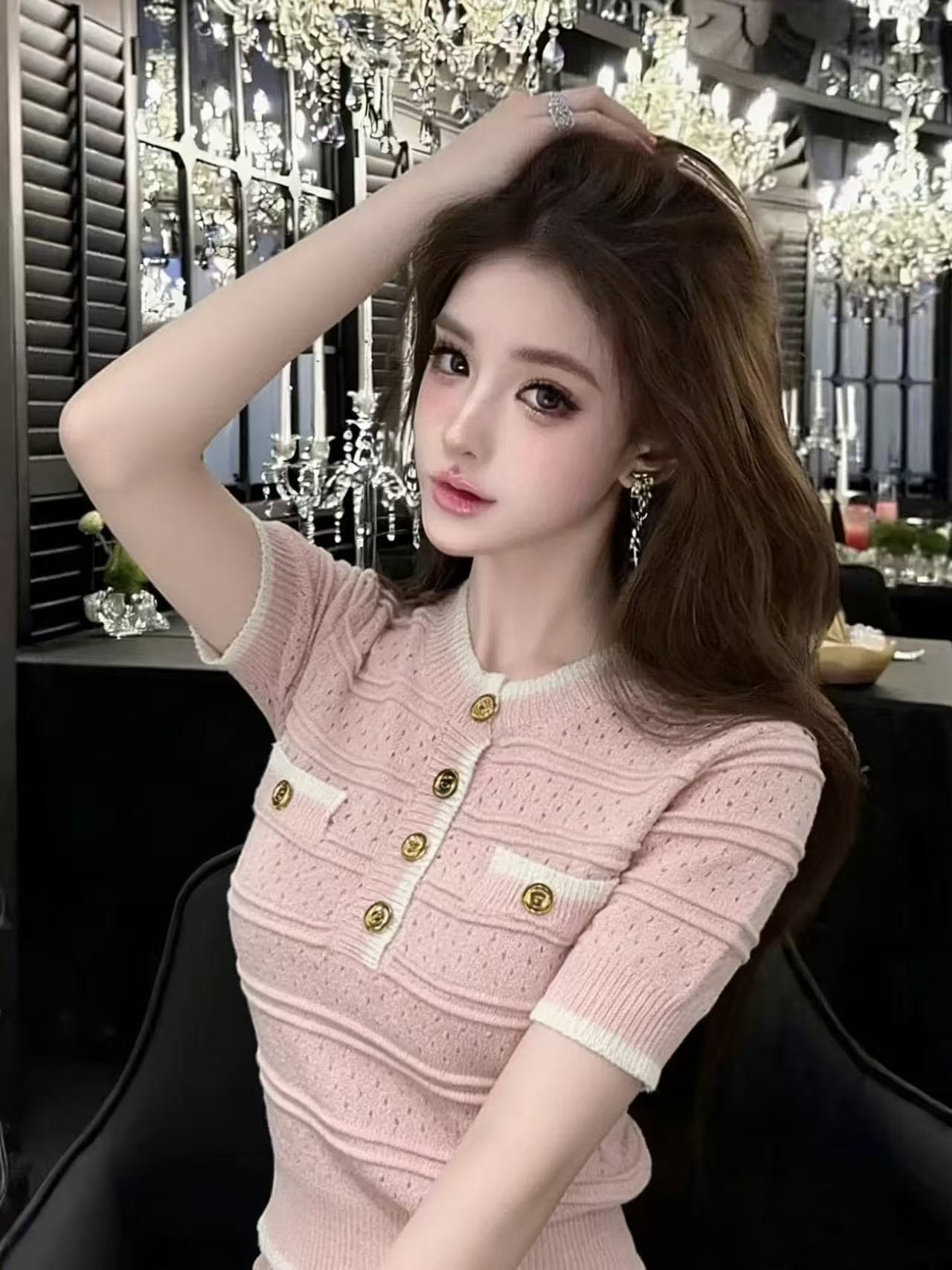 lym studio 프랑스식 작은 샤넬 스타일 배색 라운드 넥 반팔 니트 스웨터 여성 화이트 골드 버클 품격 맨위 이미지 4