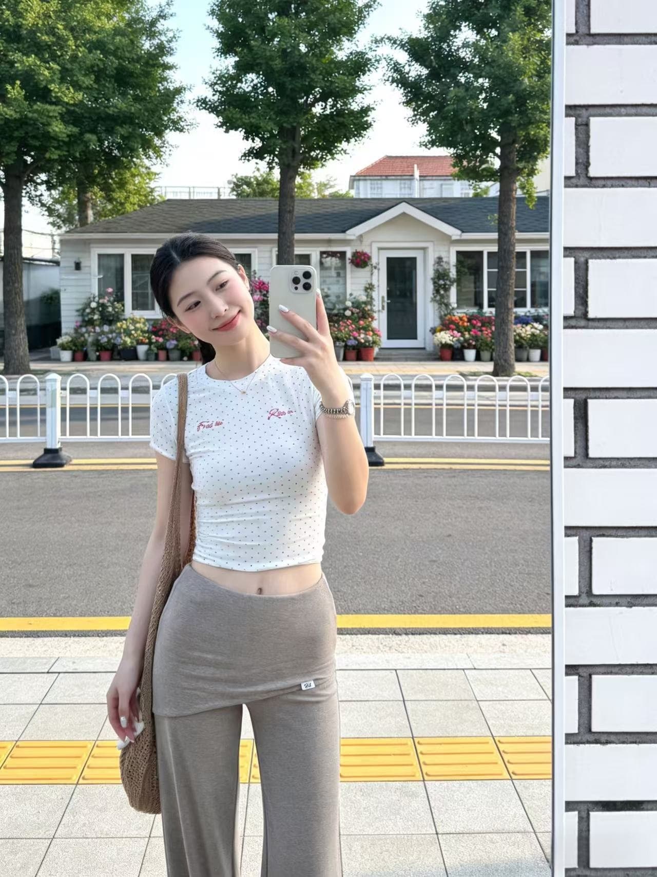이슬 생각하기 같은 단락 랩스커트팬츠 부츠컷 바지 슬림해 보이는 느긋한 바람 나팔 바지 라운드 넥 반팔 도트 무늬 프린트 티셔츠 투피스 세트 상세 이미지 5
