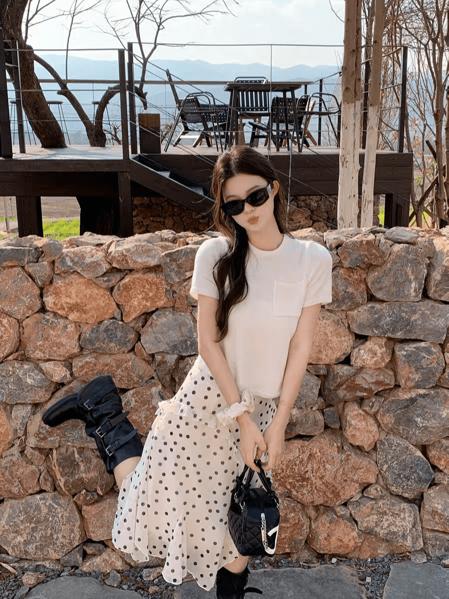 한국 동대문 얇은 스타일 라운드 넥 뒤로 트임 레이스업 니트 반팔 티셔츠 여성 여름 패션 루즈핏 맨위 상세 이미지 25