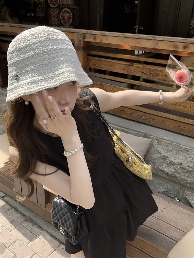 2026 여름 새로운 민소매 패치워크 진자 루즈핏 인형 여성 드레스 디자인 센스 미니멀리즘 라운드 넥 작은 검은 드레스 상세 이미지 8