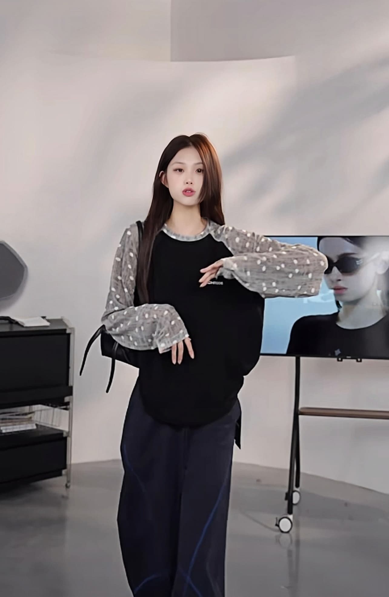 도트 무늬 삽입 어깨 소매 배색 자외선 차단 블라우스 여성 여름 통기성 긴팔 티셔츠 맨위 이미지 4