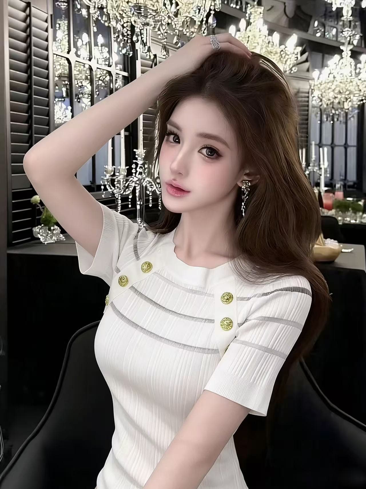 금속 버클 라운드 넥 반팔 니트 스웨터 여성 여름 새로운 패션 풀오버 몸매 가꾸기 슬림해 보이는 스트라이프 디자인 센스 맨위 상세 이미지 2