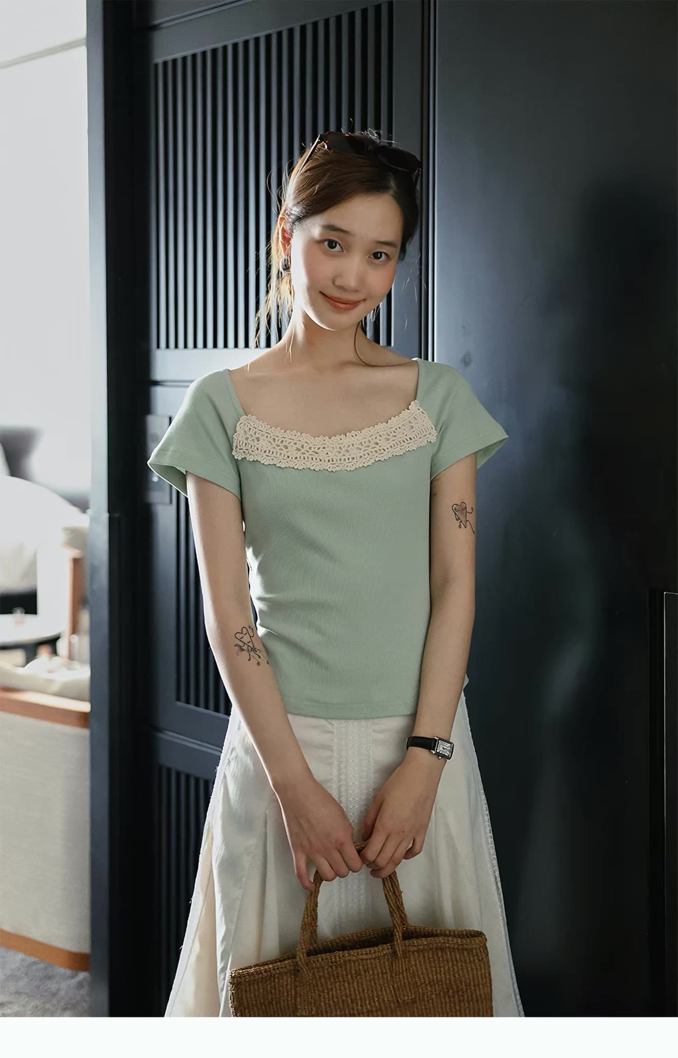 lalaglow 프랑스식 레트로 수공 크로 셰 뜨개질 홀로우 아웃 몸매 가꾸기 슬림해 보이는 레이스 티셔츠 반팔 여성 프로 피부 맨위 여름 상세 이미지 4