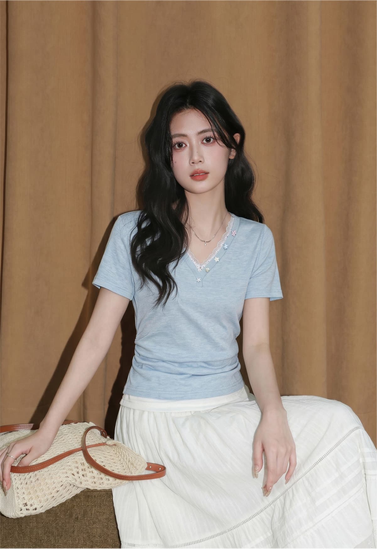 페이크 레이어드 V넥 반팔 티셔츠 여성 2026 여름 레이스 측면 자이언트 잘 생긴 긍정적 인 어깨 허리 수축 짧은 맨위 이미지 2
