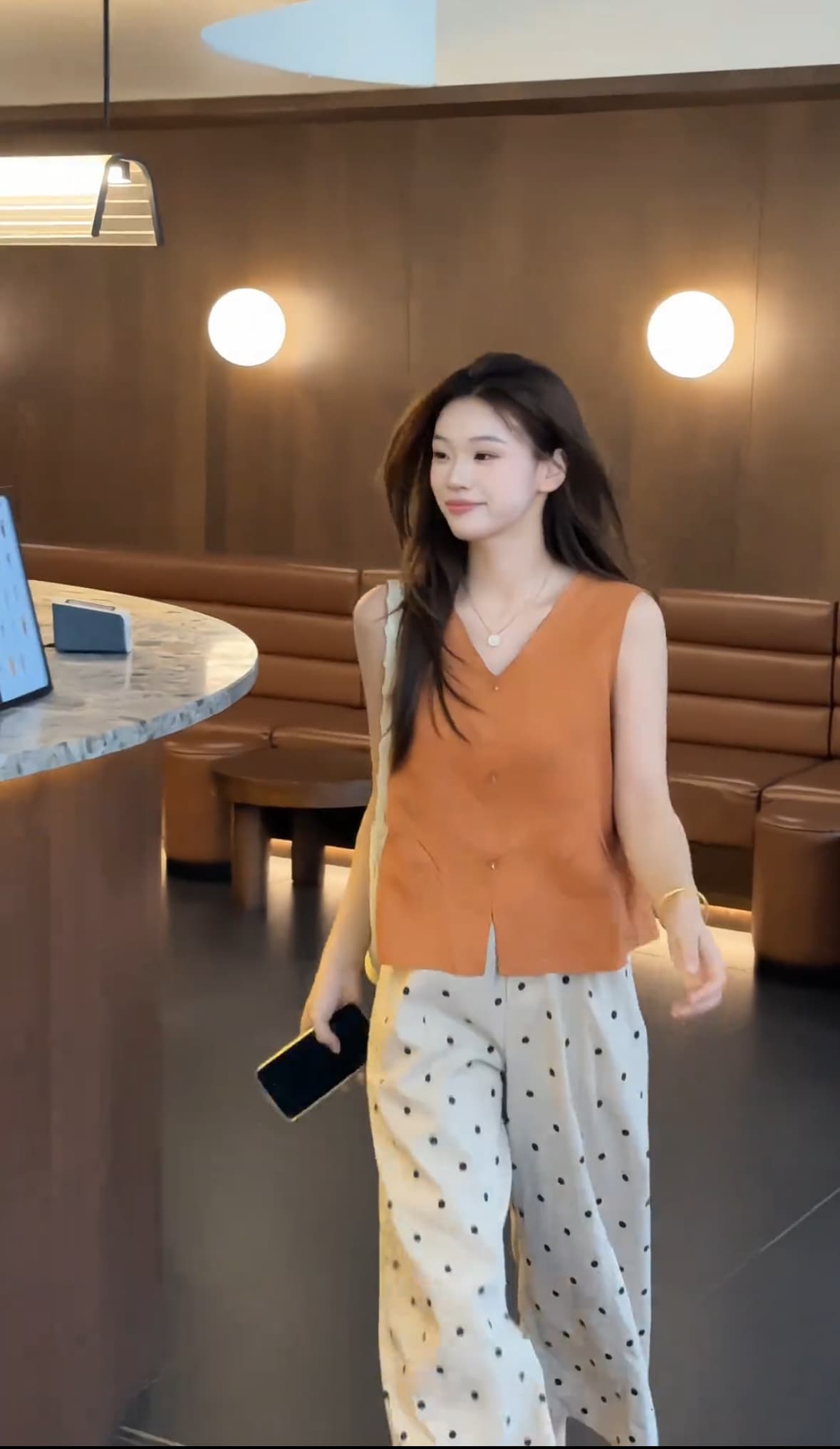 여름 한 부서 민소매 프릴 밑단 싱글 줄 버튼 작은 셔츠 맨위 도트 무늬 바지 상세 이미지 1