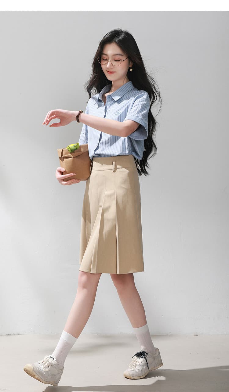 경관 그림 2026 여름 새로운 파란색 스트라이프 반팔 셔츠 자수 루즈핏 폴로 칼라 캐주얼 셔츠 맨위 여성