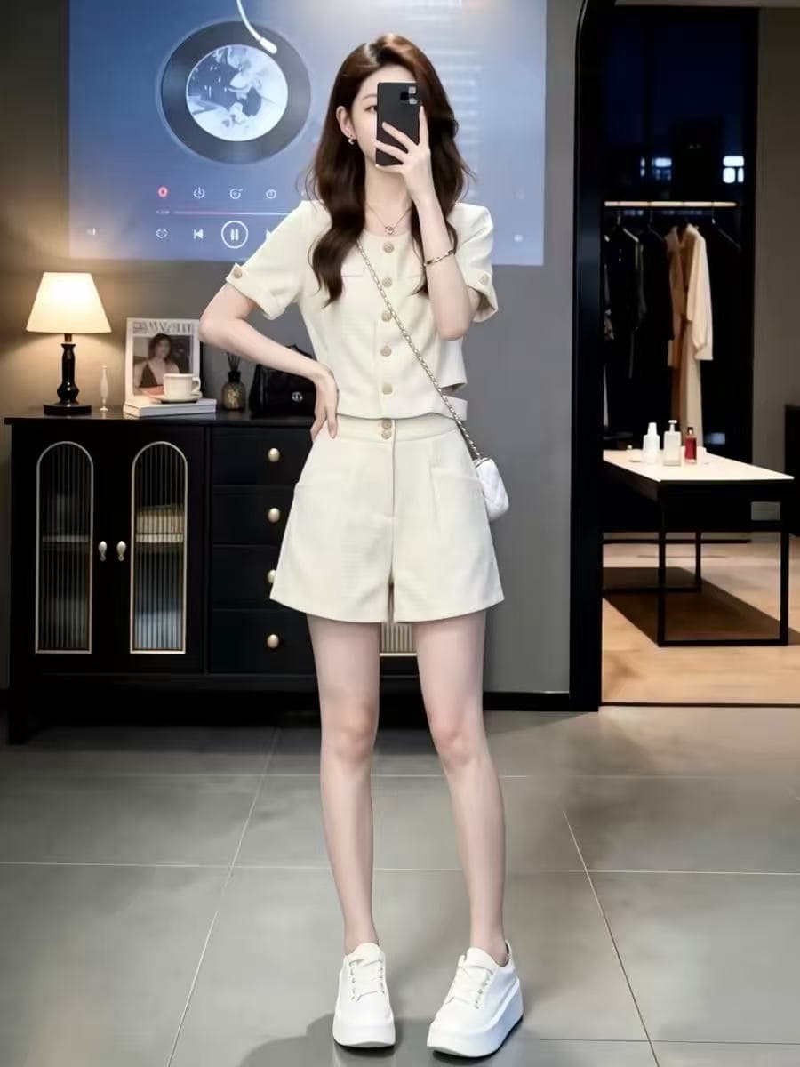 여름 그레이트 통해보기 가져 가라. 세트 여성 품격 캐주얼 운동 작은 샤넬 스타일 고급 센스 반팔 반바지 투피스 세트 이미지 2