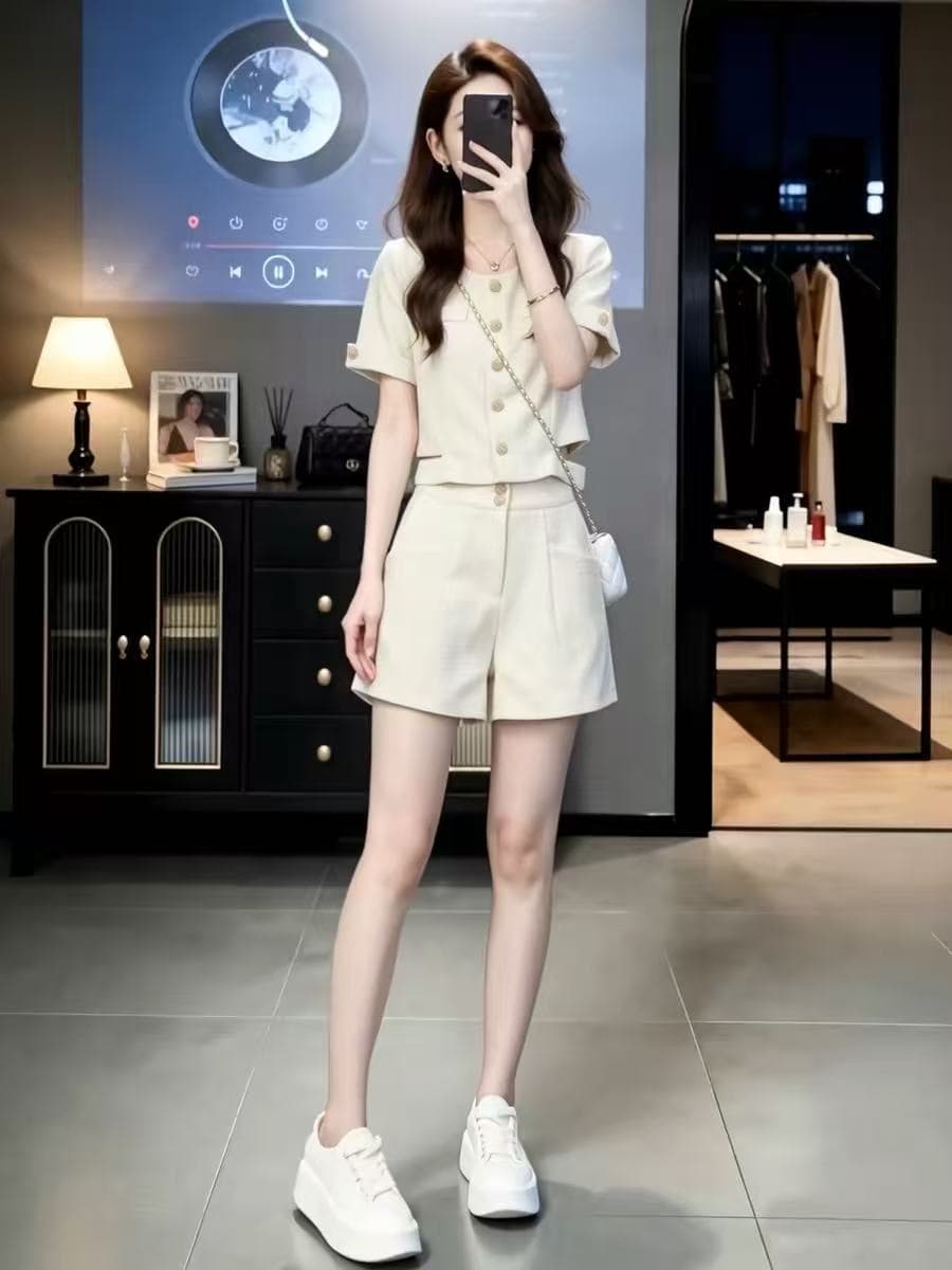 여름 그레이트 통해보기 가져 가라. 세트 여성 품격 캐주얼 운동 작은 샤넬 스타일 고급 센스 반팔 반바지 투피스 세트 상세 이미지 4