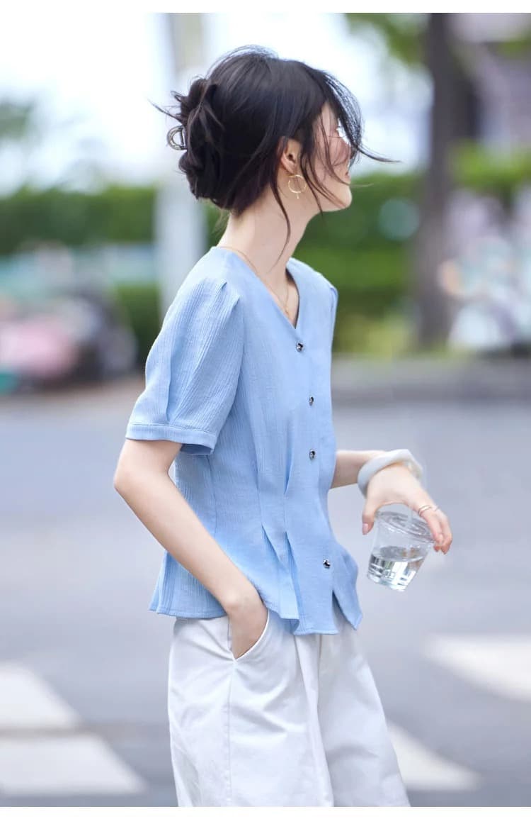패션 출퇴근 품격 26 년 아모이 질감 센스 허리 수축 슬림해 보이는 V넥 연령 감소 셔츠 이미지 4