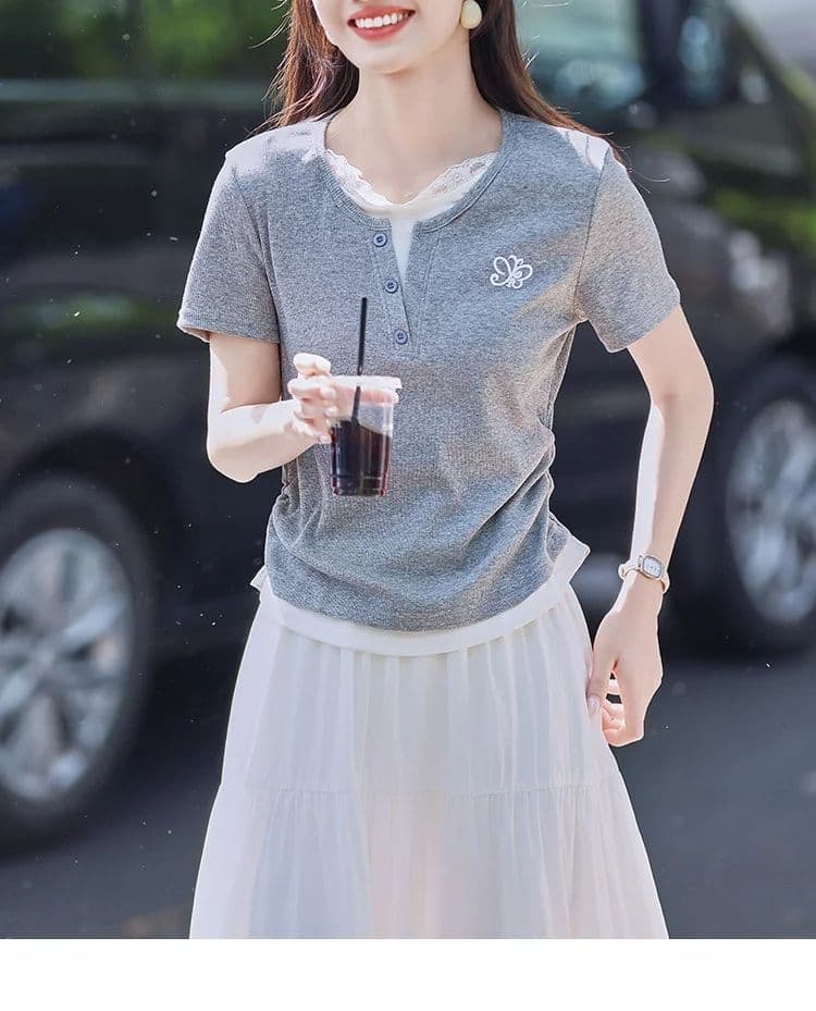 쇼트 스타일 레이스 칼라 반팔 패치워크 티셔츠 2026 여름 새로운 몸매 가꾸기 슬림해 보이는 다용도 자수 맨위 작은 키 이미지 4