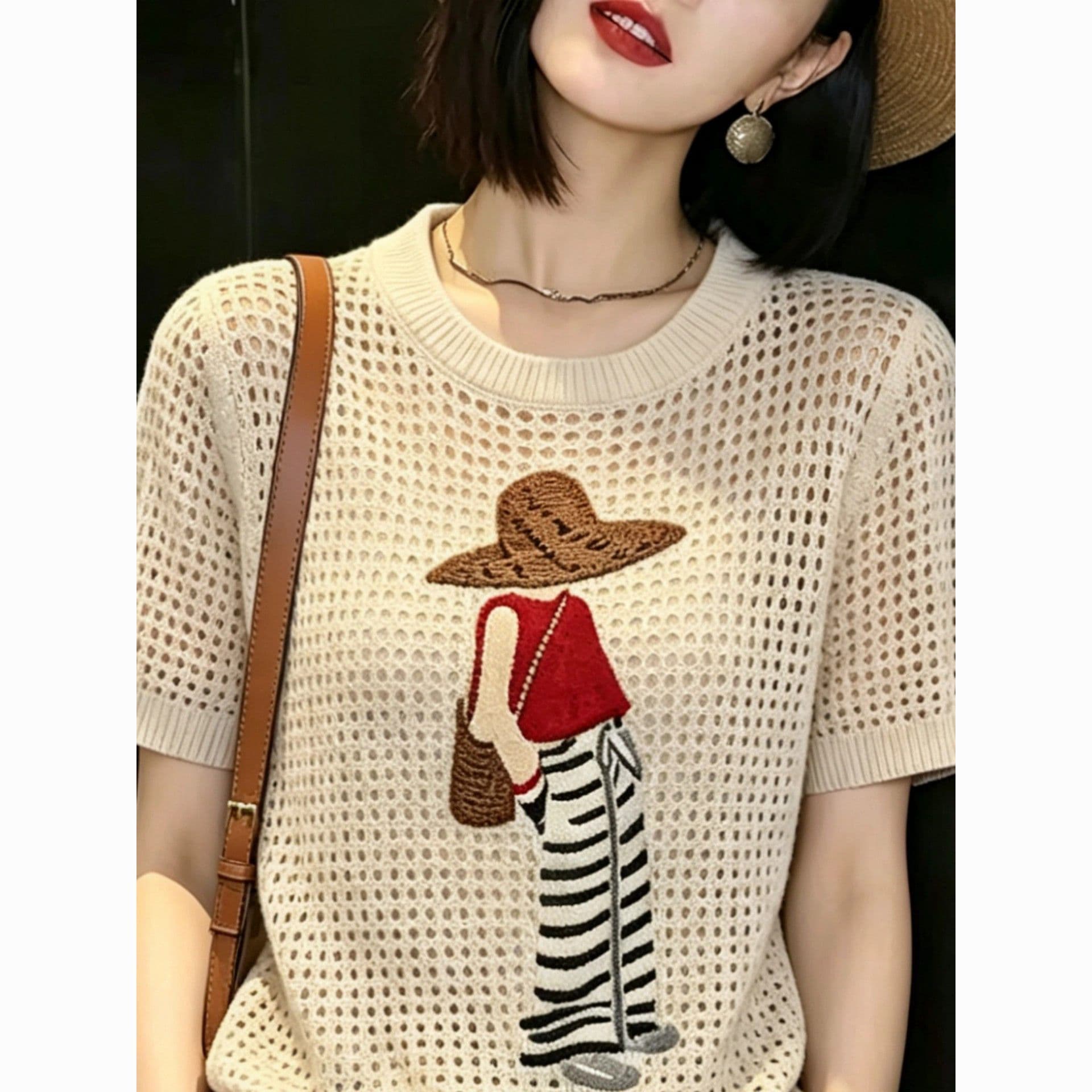 작은 대중 Chic 만화 프린트 홀로우 아웃 반팔 니트 스웨터 여성 여름 새로운 살구 색상 루즈핏 라운드 넥 얇은 스타일 맨위 상세 이미지 6
