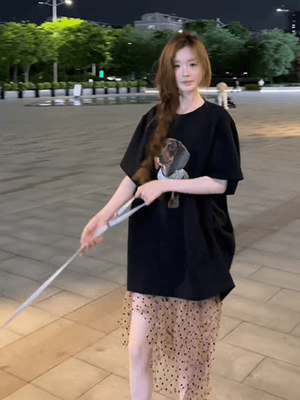 검정색 품격 프린트 루즈핏 슬림해 보이는 반팔 티셔츠 도트 무늬 거즈 스커트 여성 의류 2026 여름 새로운 패션 세트