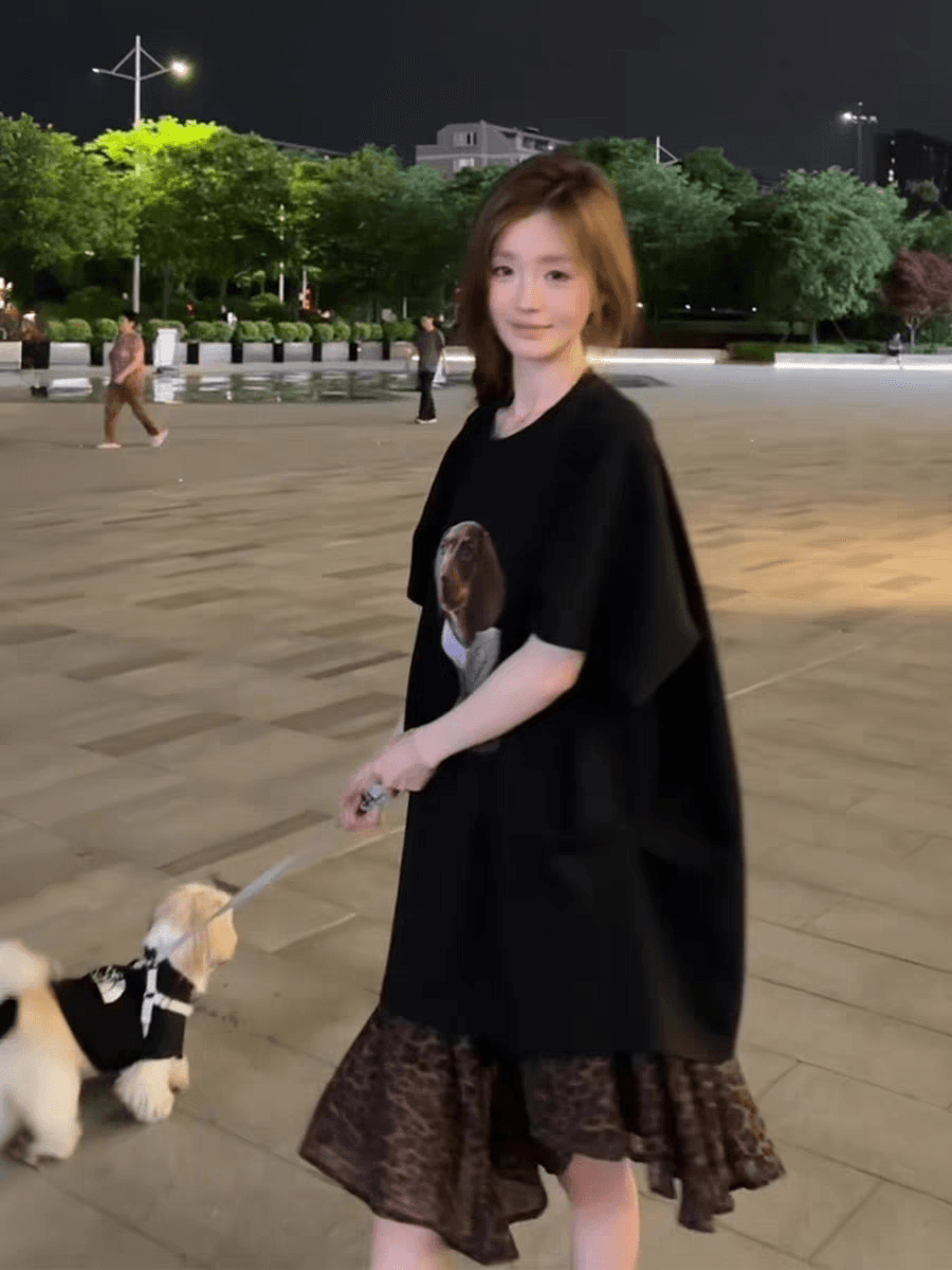 검정색 품격 프린트 루즈핏 슬림해 보이는 반팔 티셔츠 도트 무늬 거즈 스커트 여성 의류 2026 여름 새로운 패션 세트 이미지 2