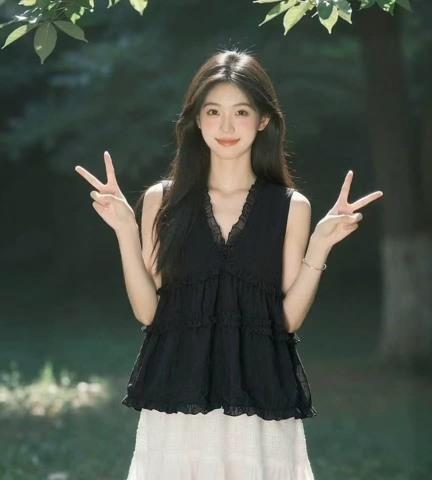 V넥 프릴 민소매 맨위 여성 검정색 디자인 센스 봄 여름 새로운 이미지 2