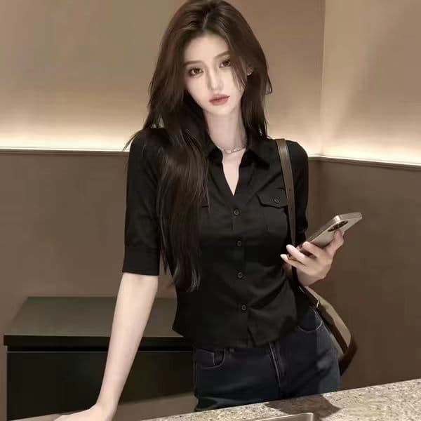 검정색 V넥 싱글 줄 버튼 반소매 여성 셔츠 2026 여름 맨위 상세 이미지 2