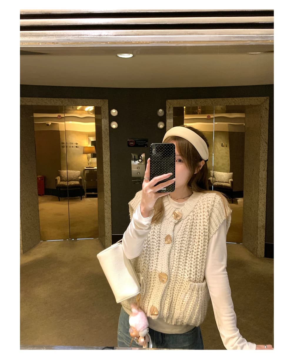 한 부서 느긋한 두꺼운 선 니트 조끼 여자 가을 의상 새로운 대 단추 주머니 민소매 조끼 외부 잡아라. 의류 상세 이미지 11