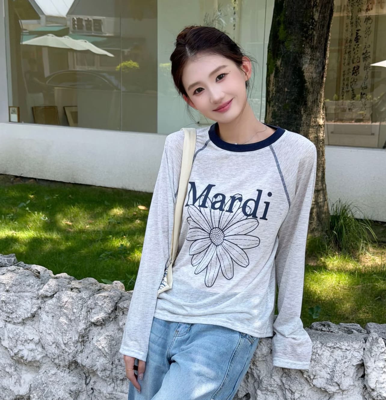 여름 새로운 작은 데이지 프린트 긴팔 캐주얼 바람 티셔츠 출퇴근 여성 슬림해 보이는 맨위 상세 이미지 2