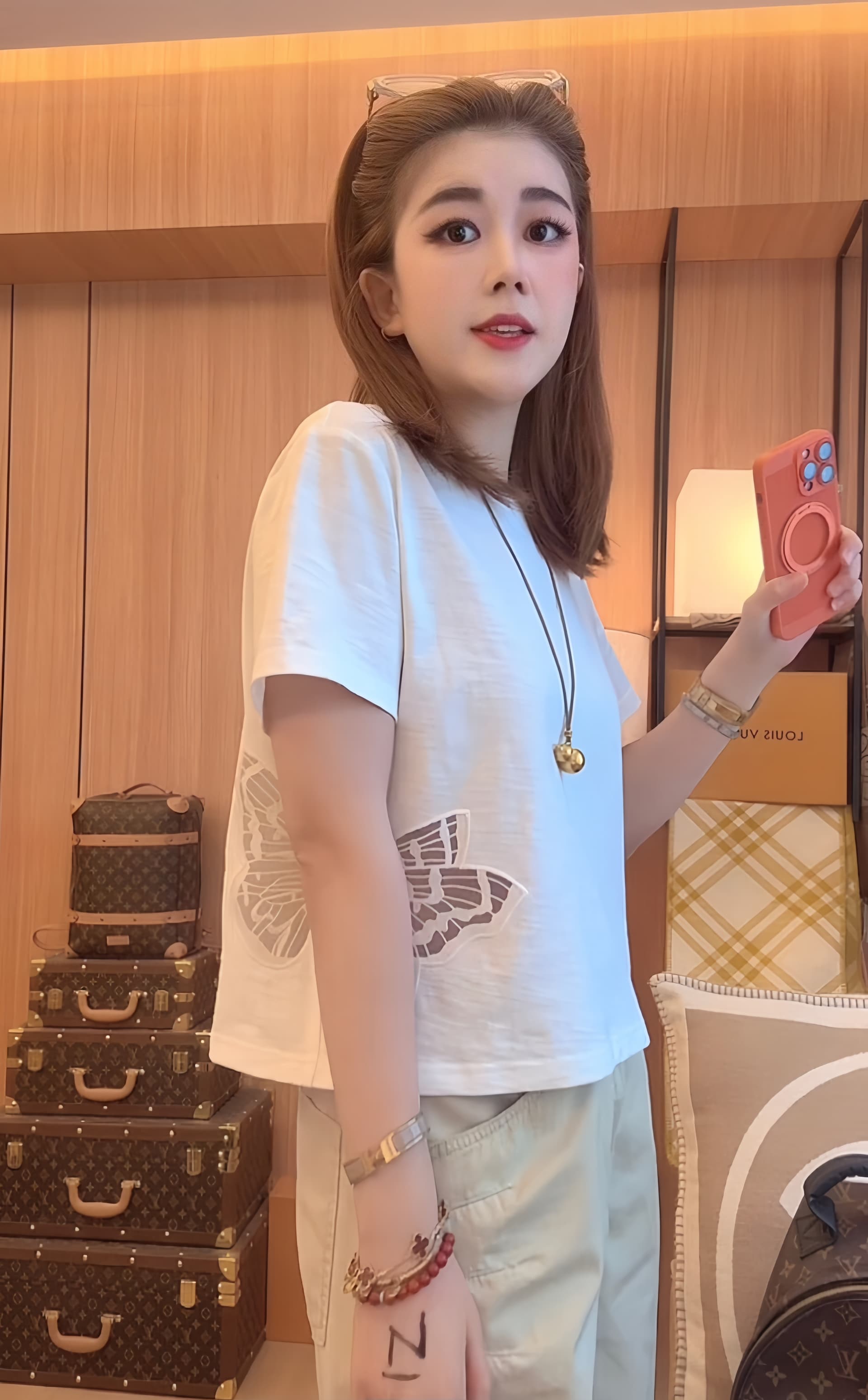 홀로우 아웃 나비 t 새로운 홀로우 아웃 나비 자수 티셔츠 캐주얼 라운드 넥 반팔 다용도 상세 이미지 2
