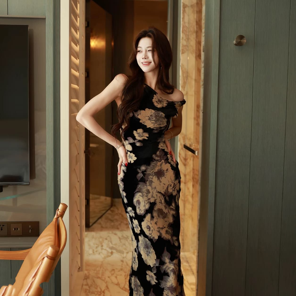 무쯔리 목자이 ~ 중 리 잉크 염색 얀 란 새로운 중식 수묵화 프린트 비스듬한 어깨 민소매 레이스업 드레스 인어 꼬리 길다 이미지 3