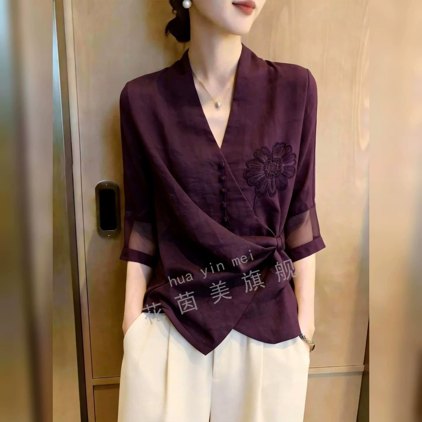2026 년 여름 새로운 슈퍼 화재 연령 감소 아름다운 여성 의류 맨위 올해 아름다운 고유 한 슈퍼 잘 생긴 싱글 착용 작은 셔츠 상세 이미지 1