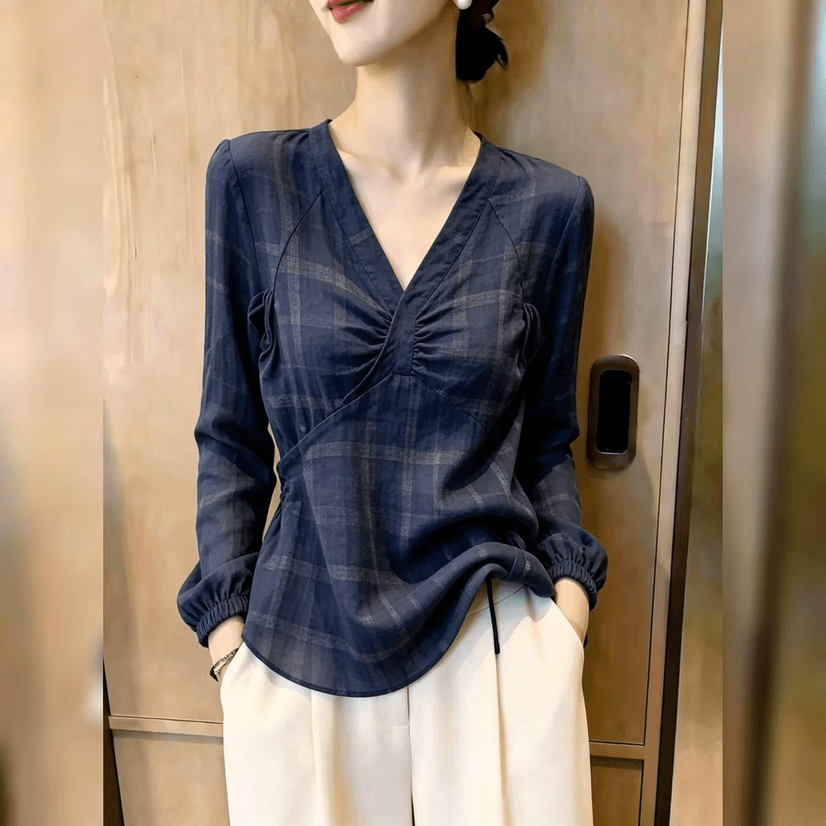 출퇴근 바람 십자가 칼라 체크무늬 맨위 여성 블루 색상 고급 센스 품격 셔츠 부드러운 바람 잘 생긴 패션 고급 상세 이미지 3