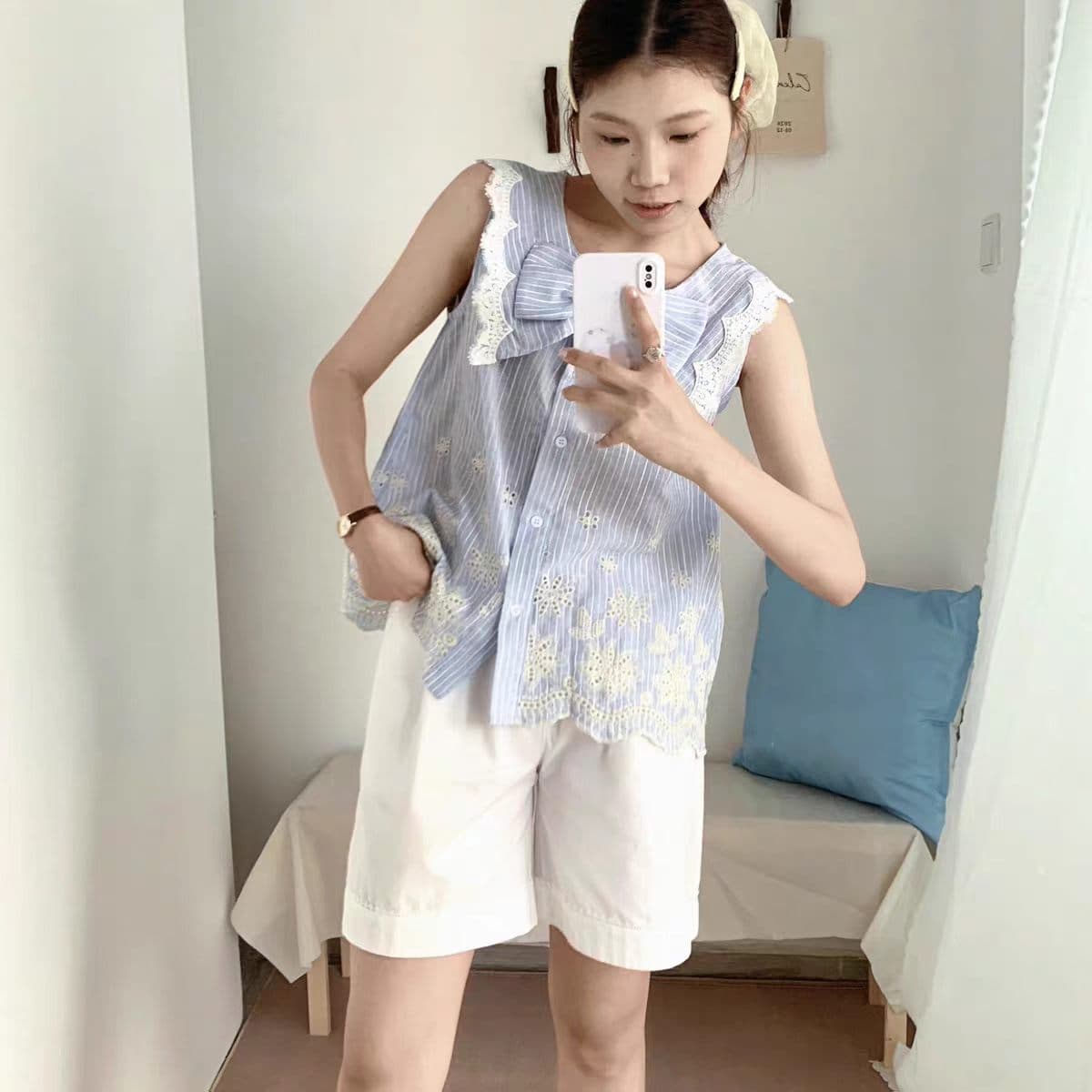 여름 새로운 파란색 작은 꽃무늬 자수 민소매 셔츠 여성 셔츠 이미지 3