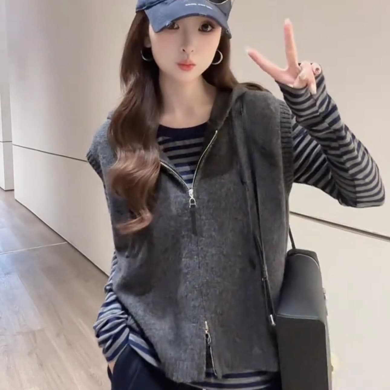 한 부서 패션 느긋한 다용도 기본 셔츠 긴팔 스트라이프 티셔츠 니트 스택 착용 후드 베스트 재킷 투피스 세트 상세 이미지 3