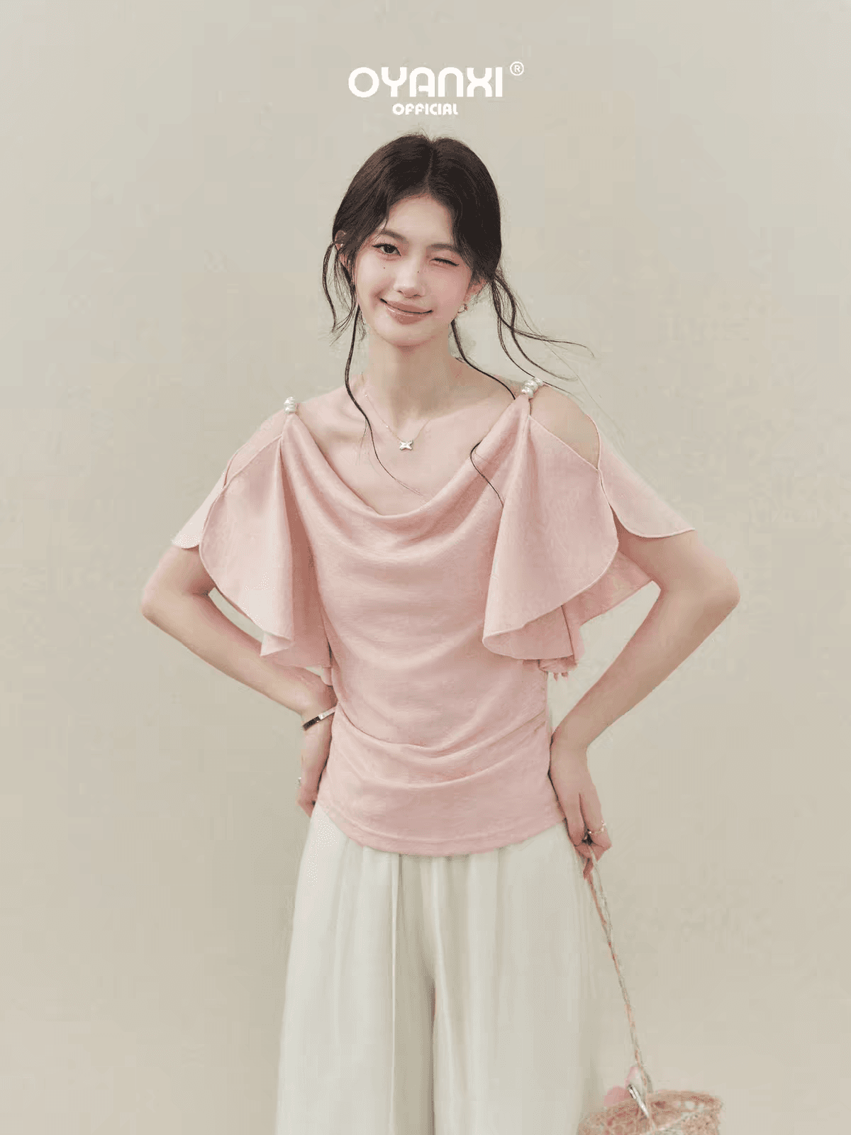 새로운 핑크색 흔들다 칼라 반팔 몸매 가꾸기 슬림해 보이는 티셔츠 오프숄더 여성 셔츠 여름 상세 이미지 4