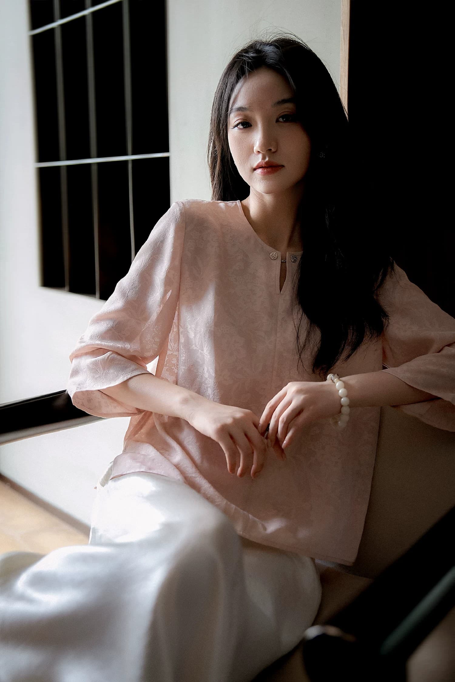 개인 소유 실크 미끄러짐 색상 골드 세 작성자 트위스트 루오 디자인 칼라 슬림해 보이는 작은 셔츠 26 가을 새로운 상세 이미지 14