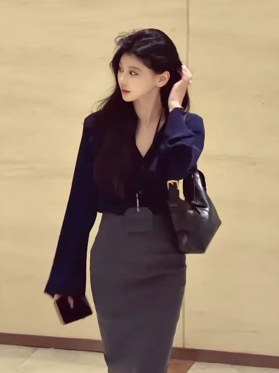 로얄 자매 고급 센스 품격 V넥 긴팔 여성 셔츠 2026 가을 새로운 슬림해 보이는 다용도 셔츠 출퇴근 맨위 상세 이미지 3