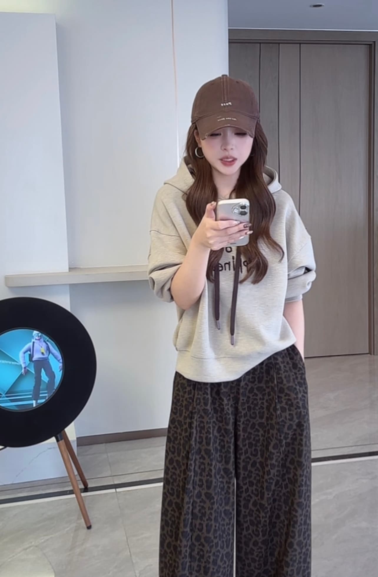 패션 캐주얼 루즈핏 작은 키 풀오버 후드 알파벳 후드티 상세 이미지 5