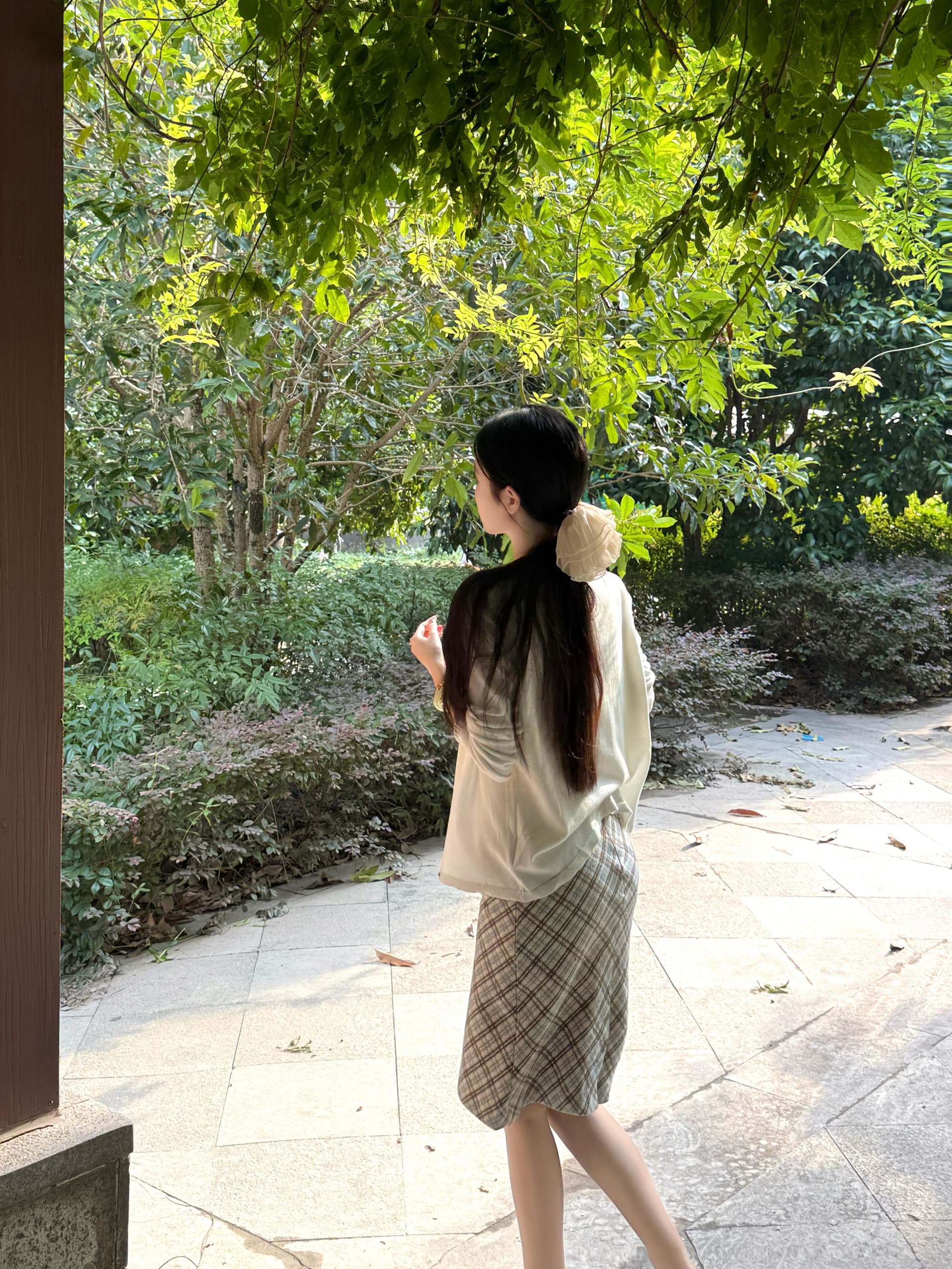 작은 대중 디자인 체크무늬 반신 스커트 여성 봄 가을 새로운 몸매 가꾸기 슬림해 보이는 하이웨이스트 한 마디 타이트 스커트 다용도 미니 스커트 이미지 4
