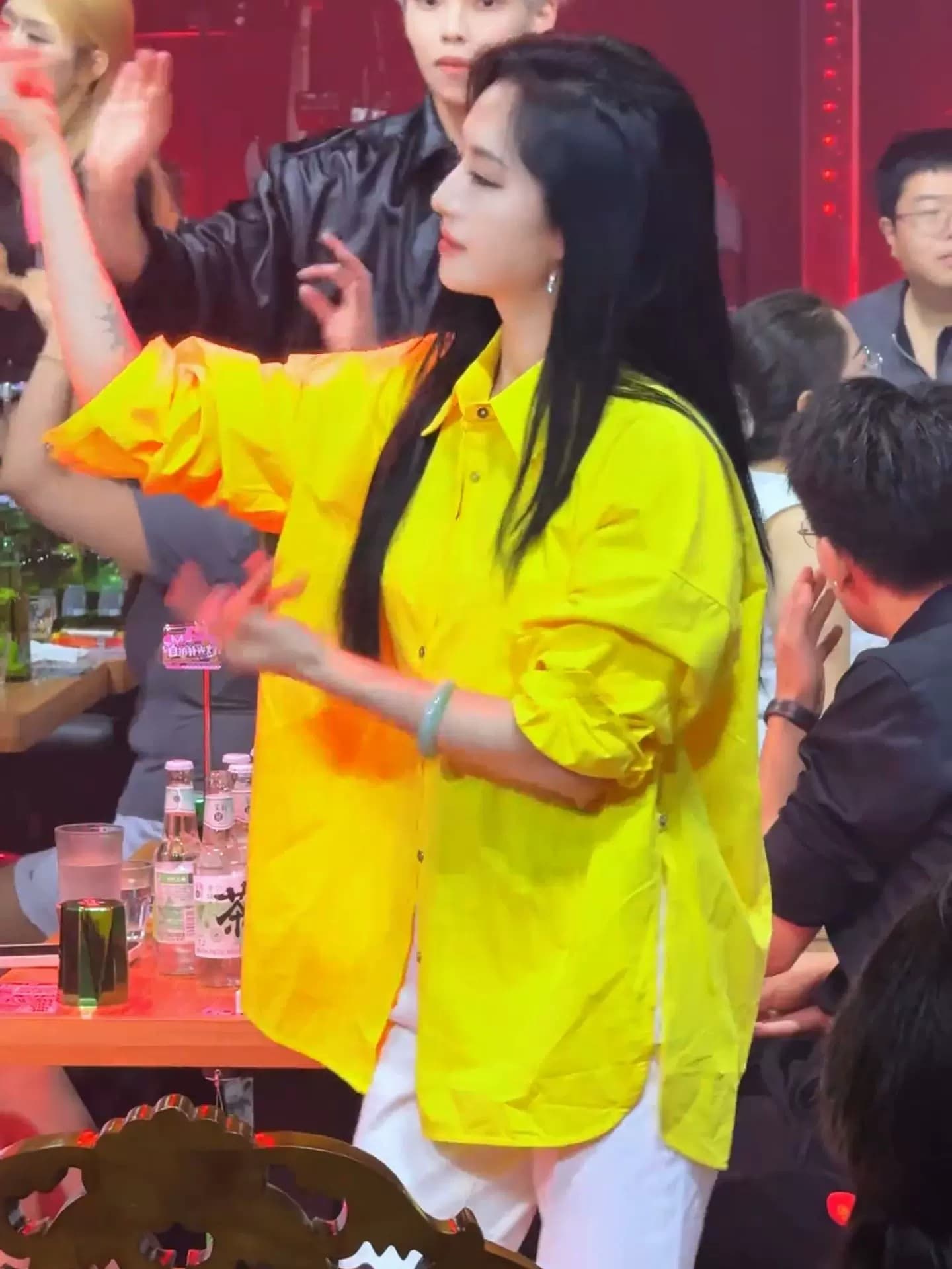 봄 가을 프랑스식 레몬 옐로우 슈퍼 디스플레이 화이트 품격 슬림해 보이는 셔츠 느슨함 센스 고급 센스 아마 셔츠 여성 이미지 4
