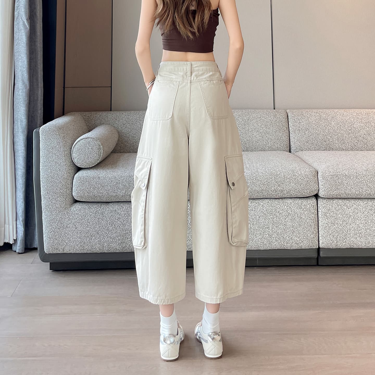 실사 베이지 색 워크웨어 바람 기타 주머니 와이드 레깅스 바지 2026 여름 얇은 스타일 배 모양 표지 넓적 다리 모통이 칼 바지 바지 이미지 4