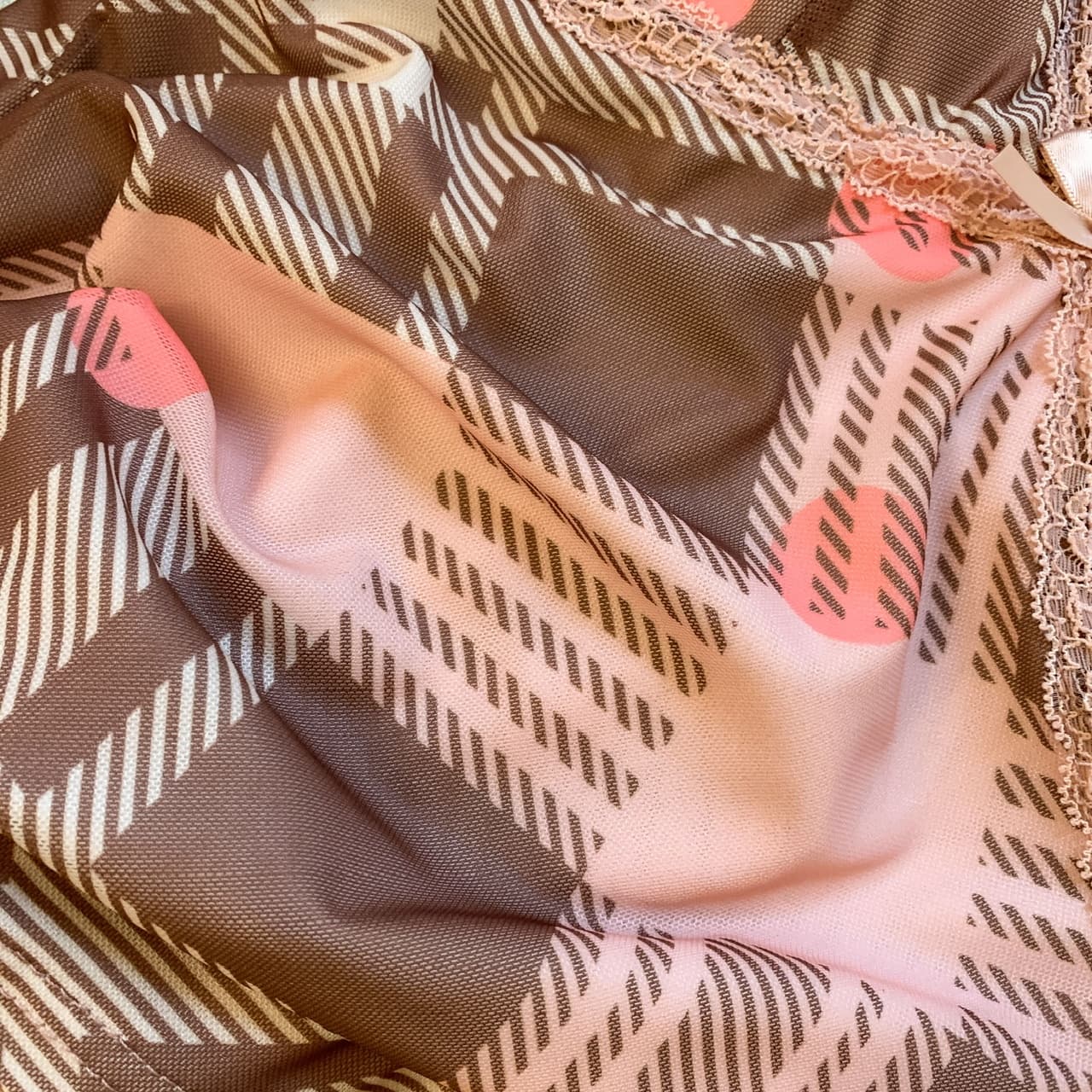 실사 순수한 욕망 바람 배색 레이스 레이스 체크무늬 몸매 가꾸기 슬림해 보이는 민소매 벨트 가슴 패드 캐미솔 맨위 여성 상세 이미지 16