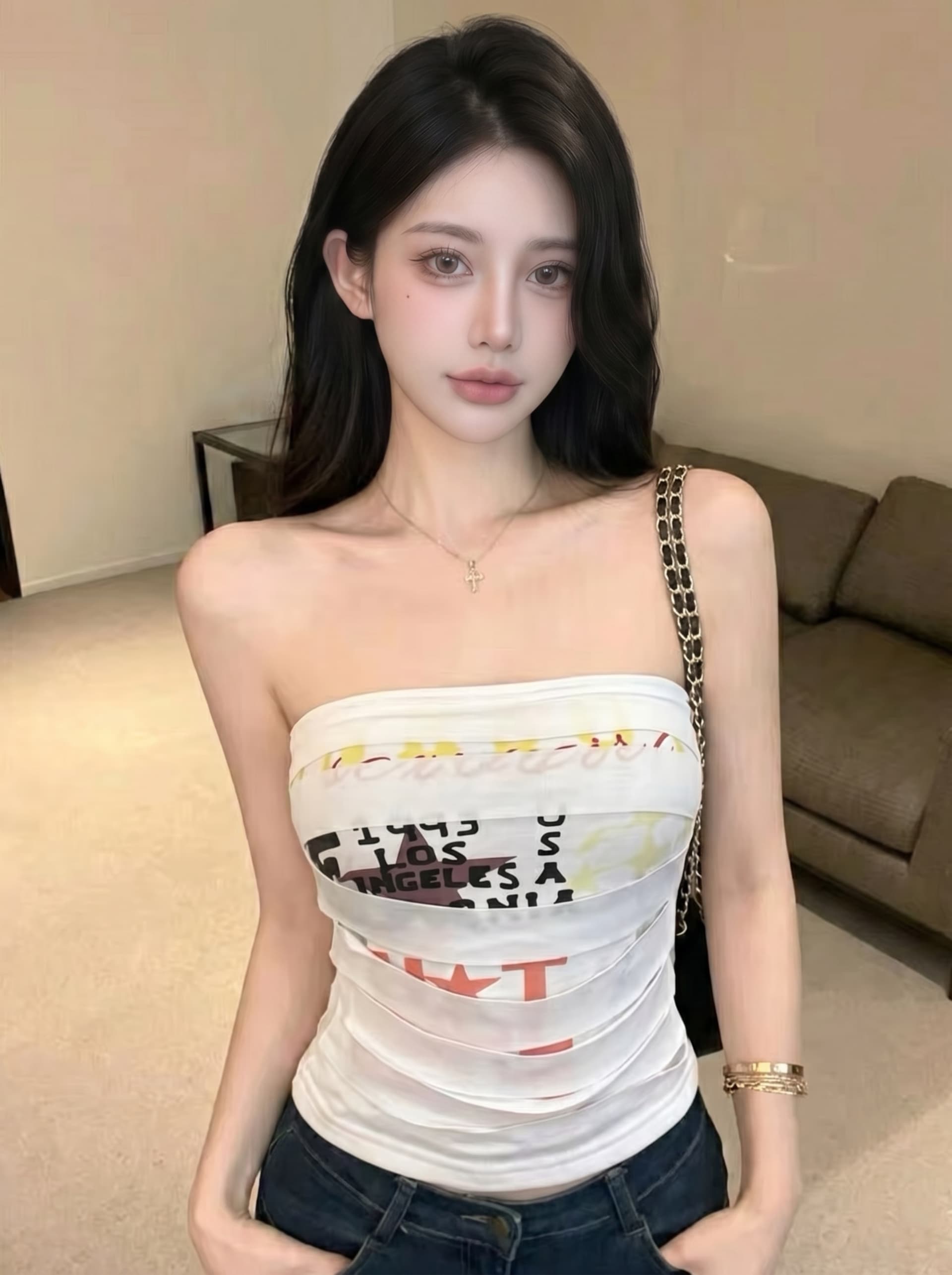 실사 핫걸 알파벳 프린트 찢어진 부분 나만의 것을 가져와 라. 가슴 패드 민소매 튜브탑 레트로 백리스 쇼트 스타일 맨위 조끼 여성