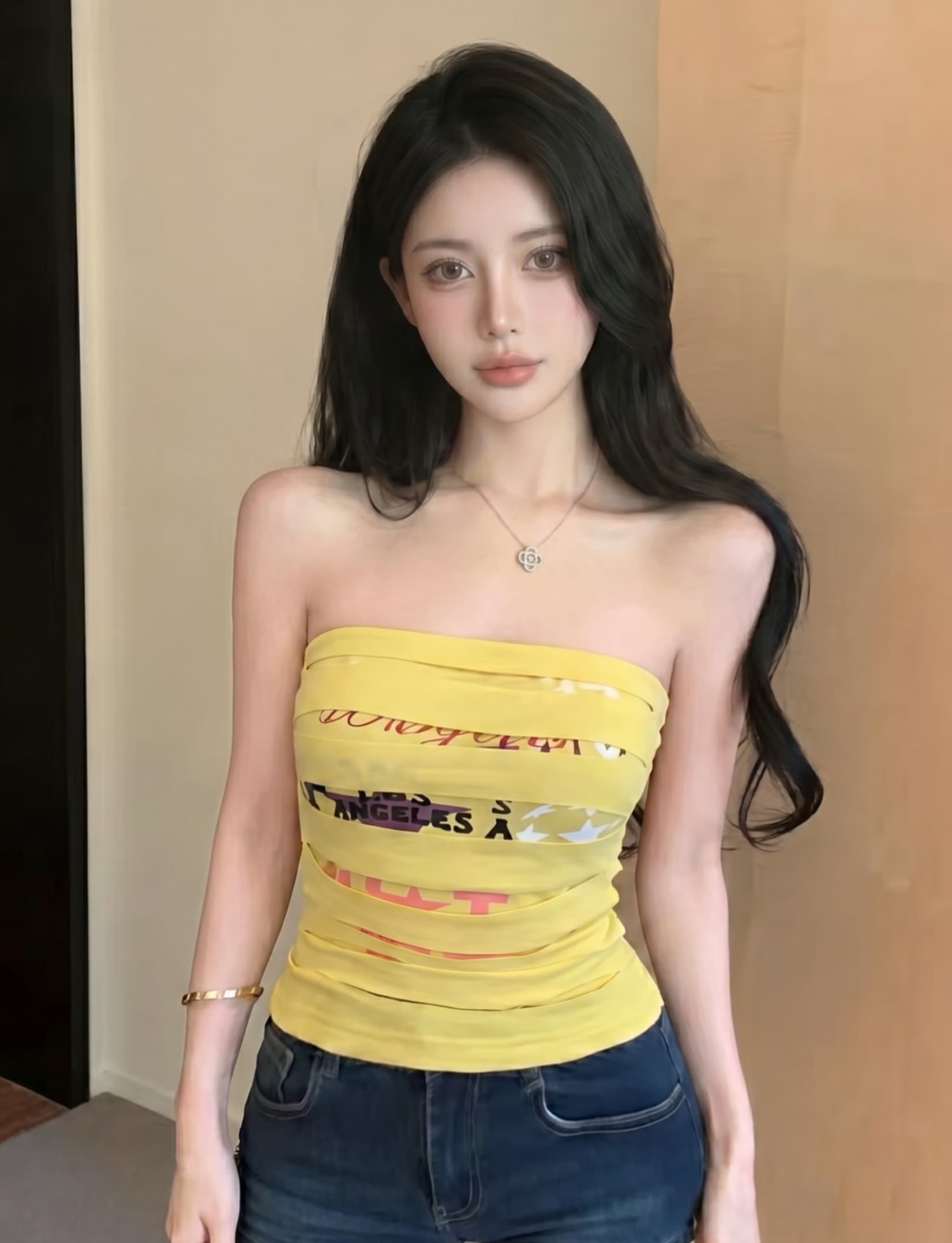 실사 핫걸 알파벳 프린트 찢어진 부분 나만의 것을 가져와 라. 가슴 패드 민소매 튜브탑 레트로 백리스 쇼트 스타일 맨위 조끼 여성 상세 이미지 10