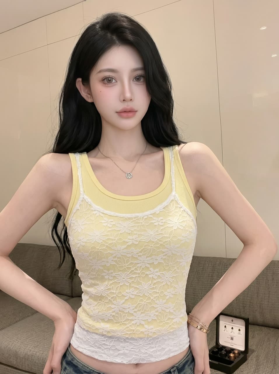 실사 순수한 욕망 핫걸 스택 착용 캐미솔 여름 외출용 인사이드 가져 가라. 레이스 조각 황색 작은 대중 맨위 이미지 3