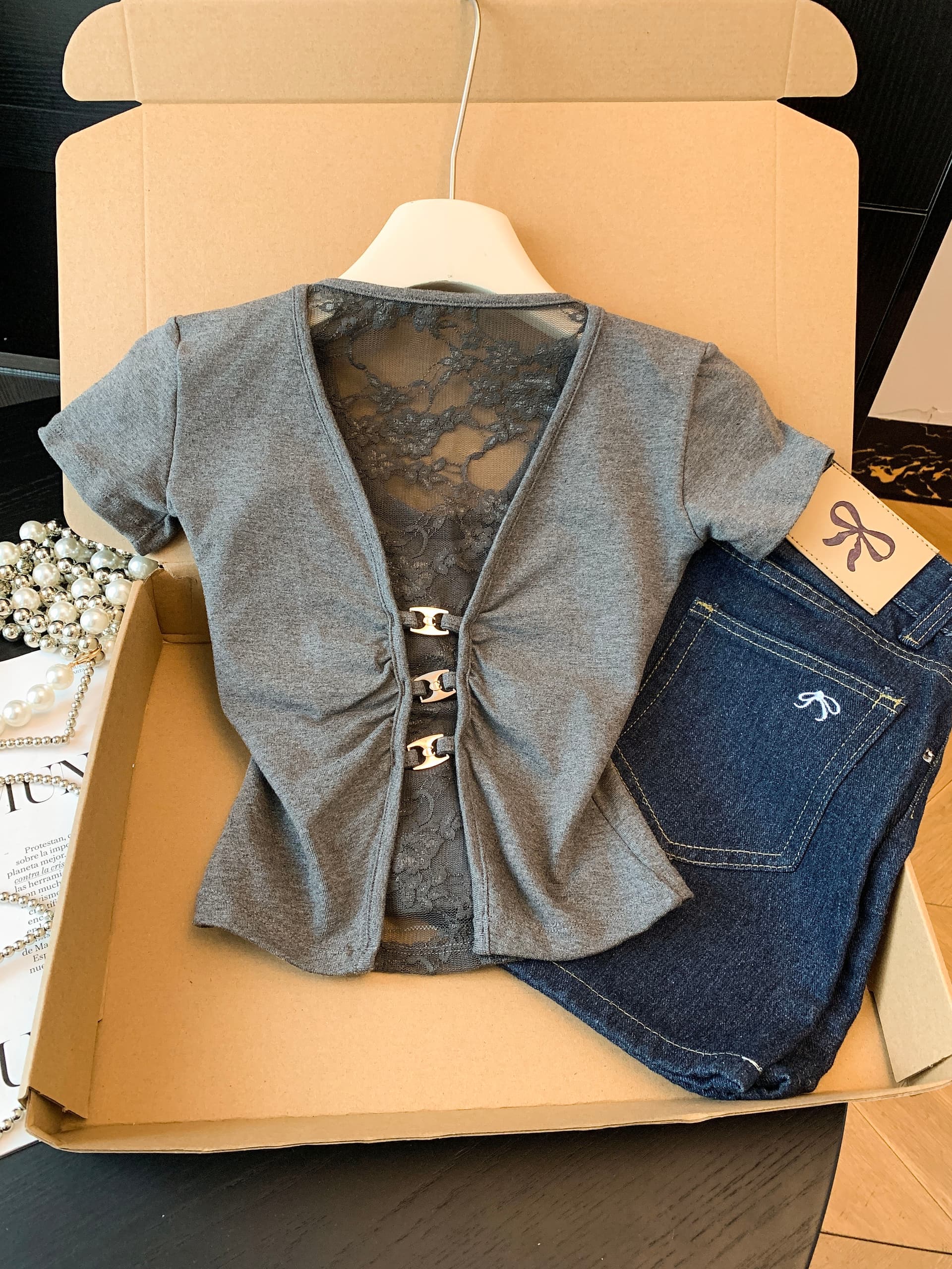 실사 뒤로 홀로우 아웃 레이스 반팔 티셔츠 여성 여름 순수한 욕망 핫걸 벨트 가슴 패드 섹시함 백리스 쇼트 스타일 맨위 이미지 4