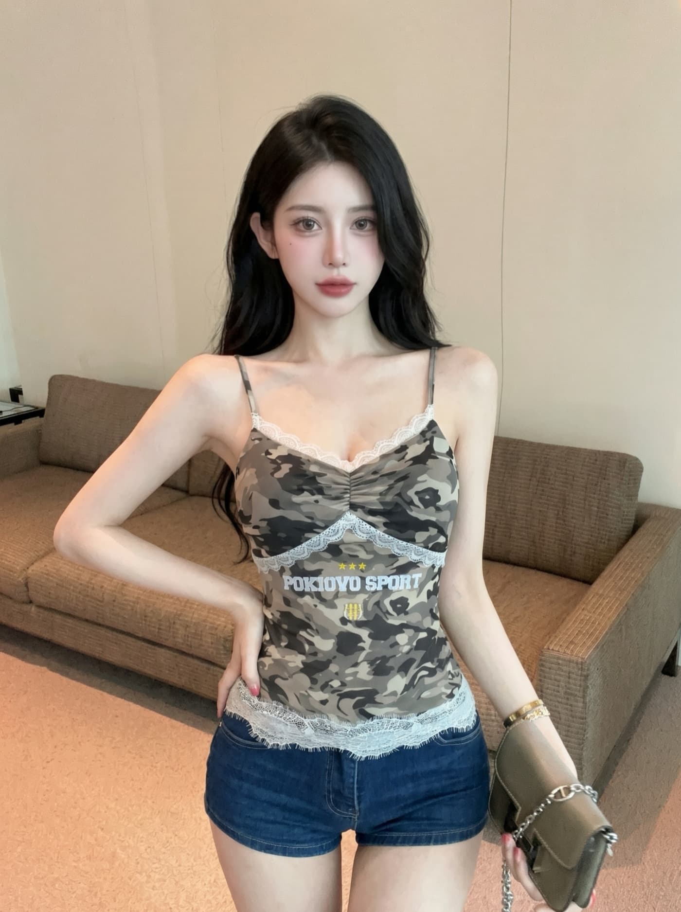 실사 아메리칸 레트로 알파벳 프린트 레이스 측면 카모플라주 캐미솔 여름 허리 수축 슬림해 보이는 핫걸 맨위 여성 상세 이미지 8