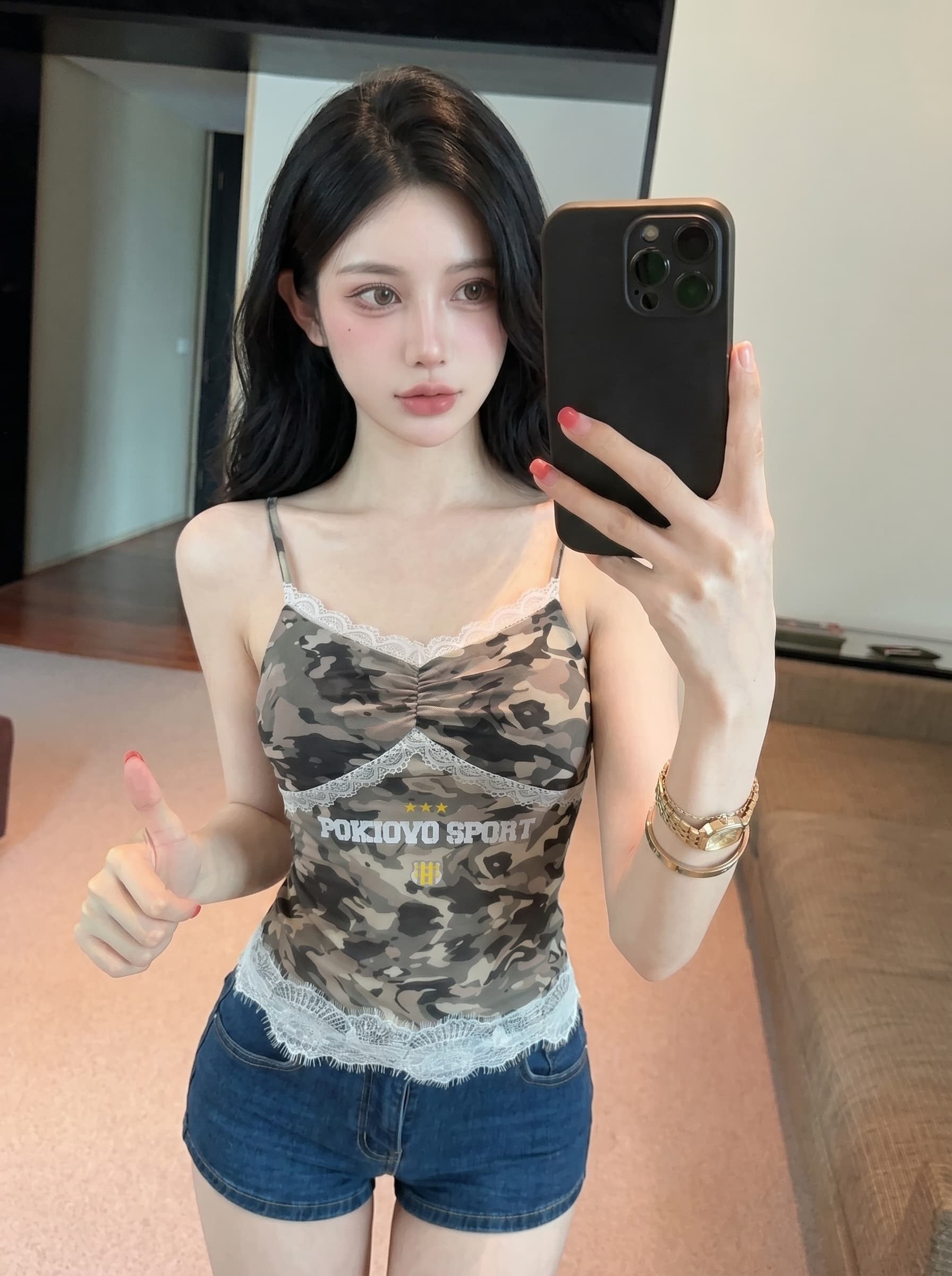 실사 아메리칸 레트로 알파벳 프린트 레이스 측면 카모플라주 캐미솔 여름 허리 수축 슬림해 보이는 핫걸 맨위 여성 상세 이미지 9