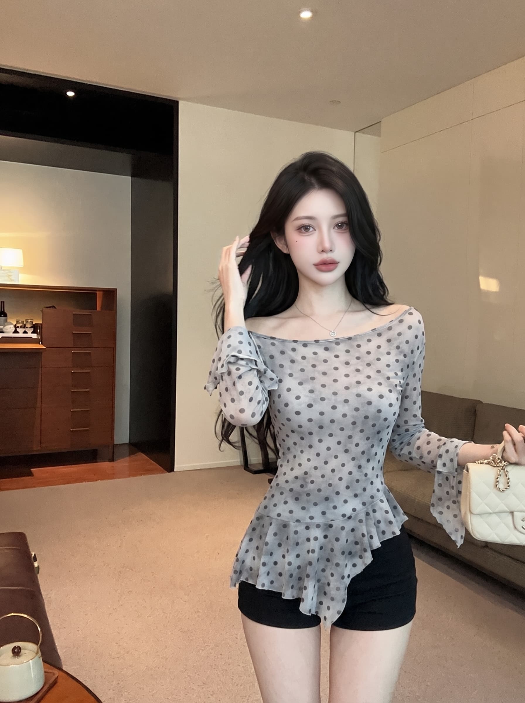 실사 디자인 센스 핫걸 비스듬한 칼라 오프숄더 도트 무늬 프린트 긴팔 시스루 망사 불규칙 티셔츠 맨위 여성 여름 상세 이미지 13