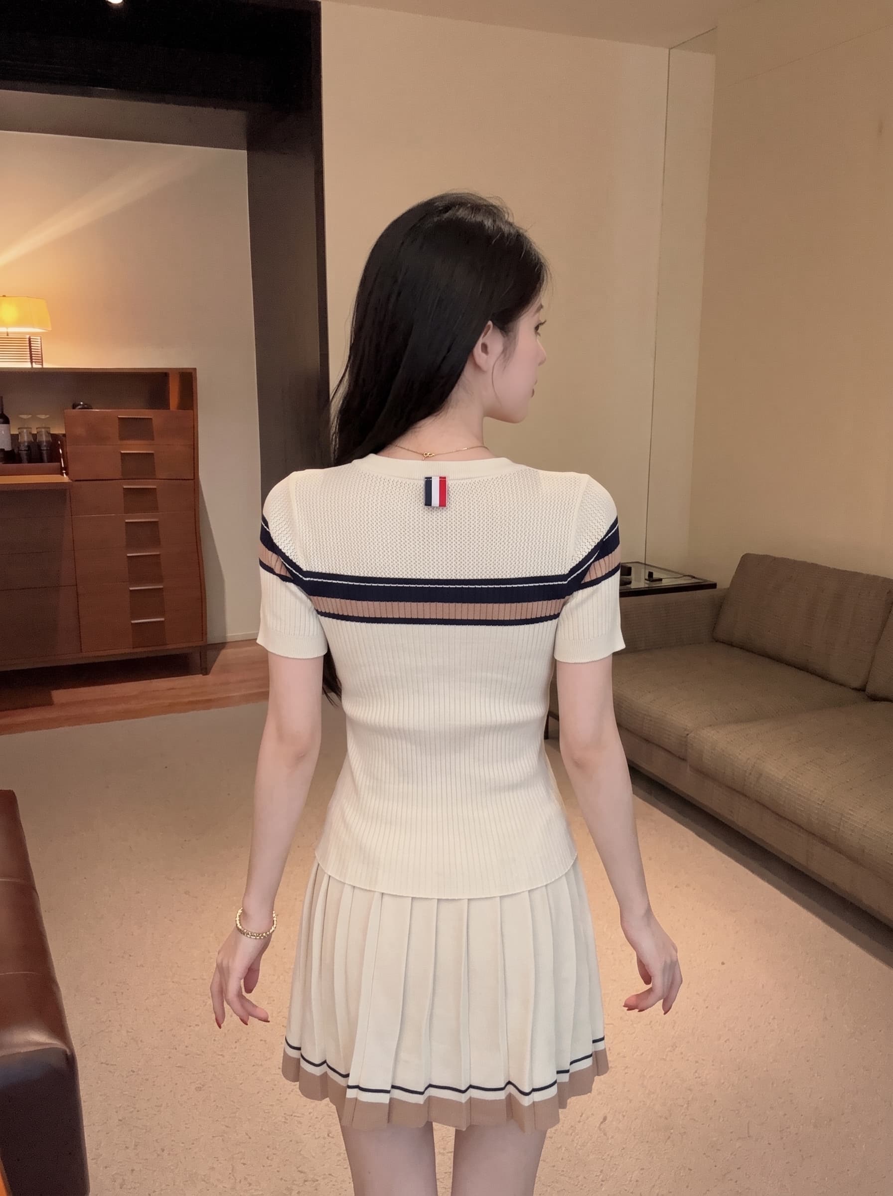 실사 학원 스타일 패션 세트 여성 여름 새로운 배색 홀로우 아웃 반팔 반신 플리츠 스커트 투피스 세트 상세 이미지 7