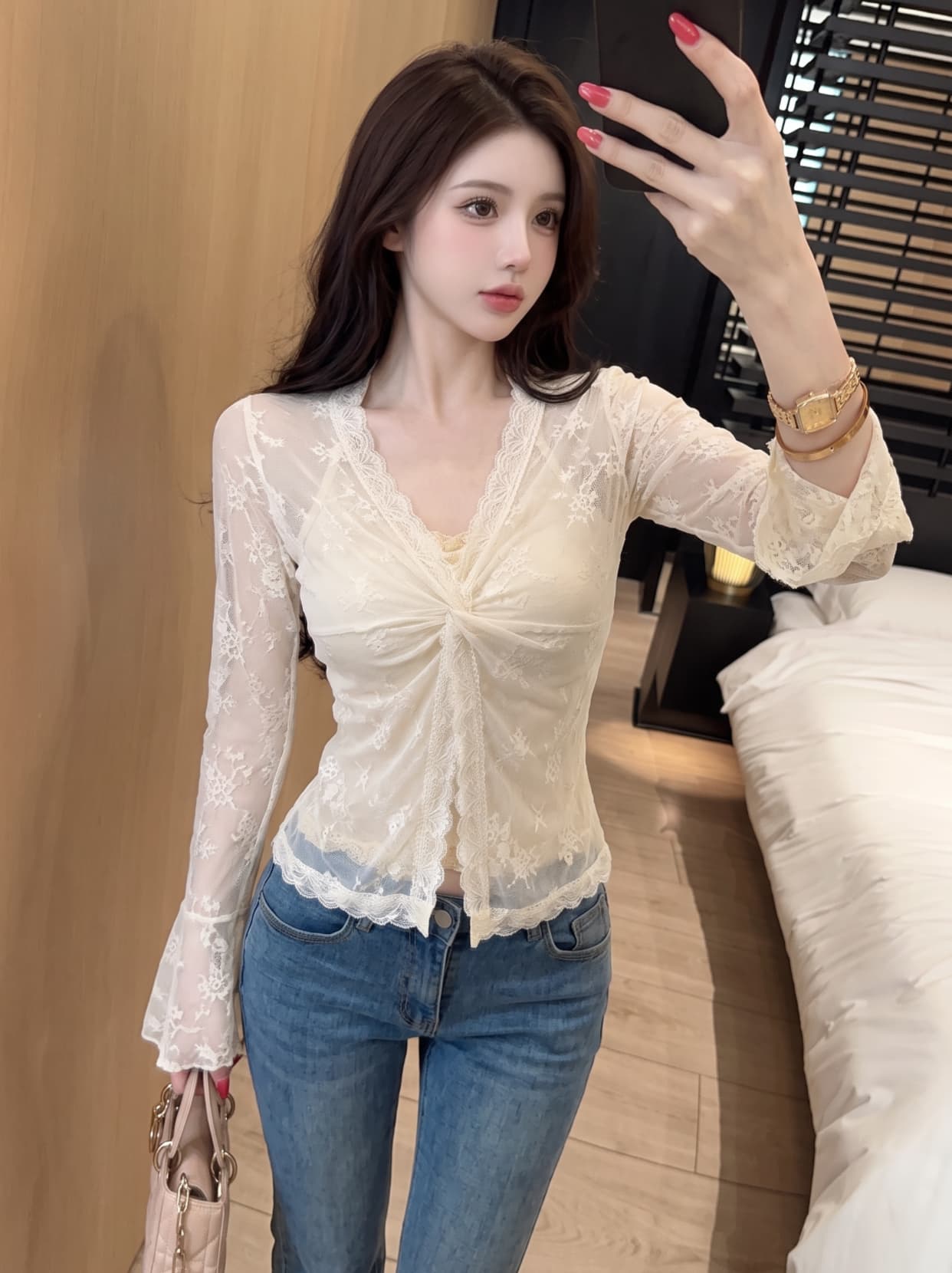 실사 핫걸 순수한 욕망 바람 페이크 레이어드 V넥 비틀림 레이스 셔츠 여성 여름 몸매 가꾸기 슬림해 보이는 고유 한 아름다운 맨위 상세 이미지 2
